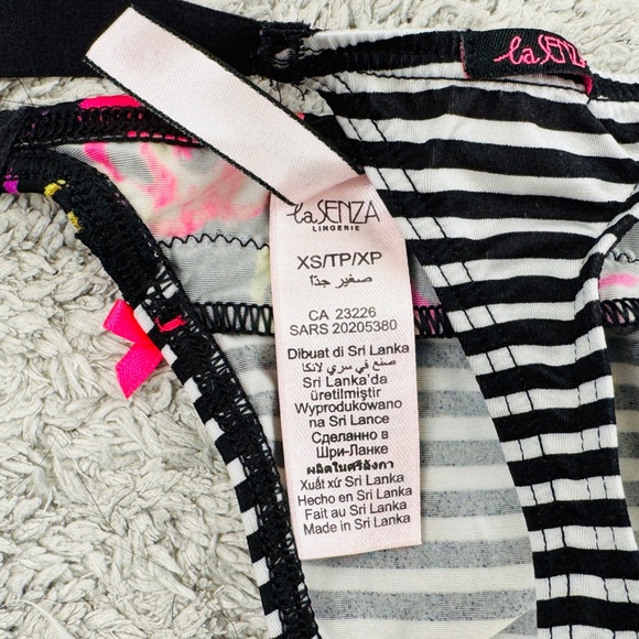 Vintage La Senza Thong - Picture 3 of 3